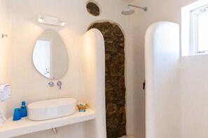 Studio, Sea View | Bathroom | Shower, free toiletries, hair dryer, towels - Sugar Blue (Mykonos)