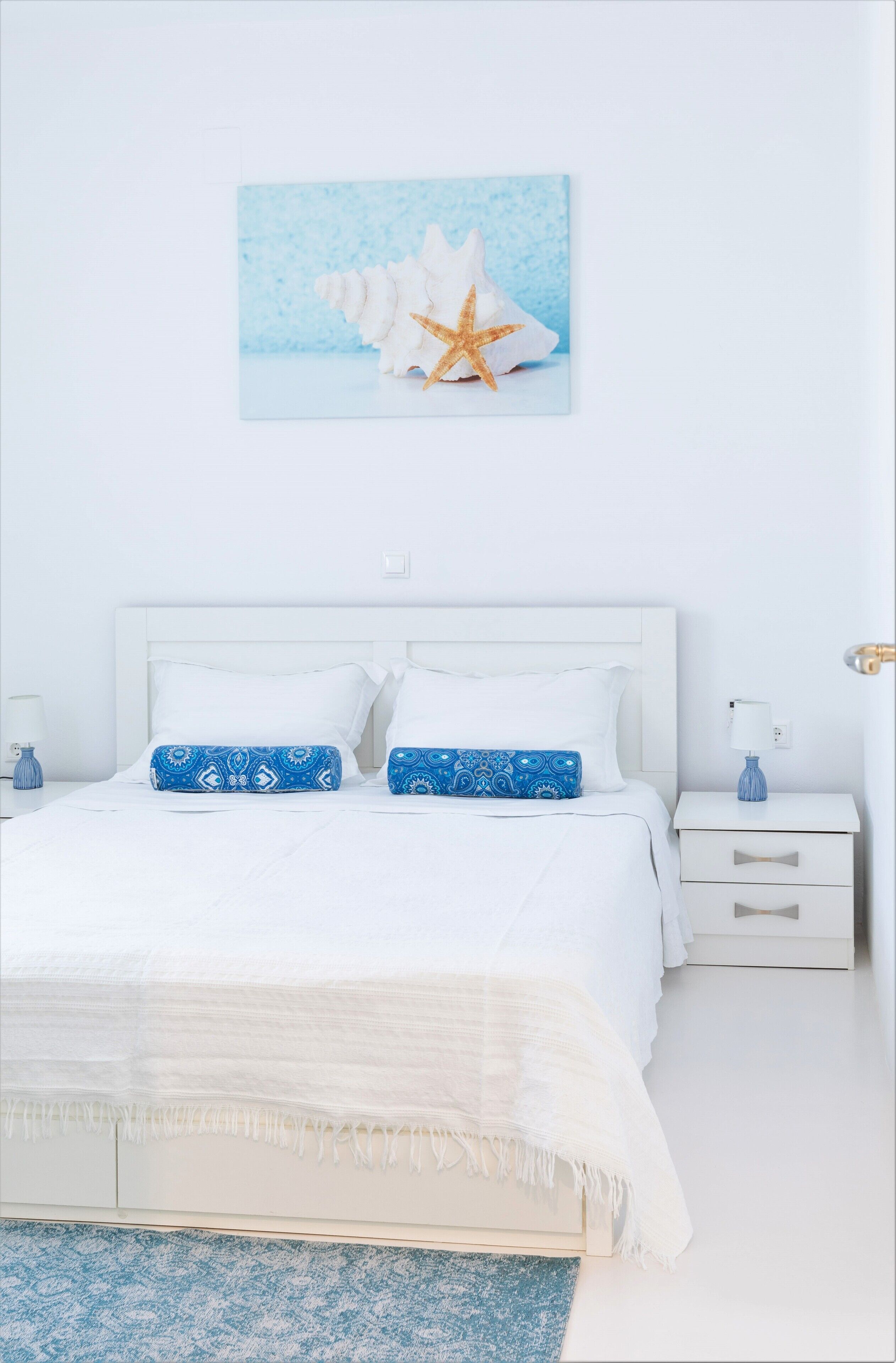 Apartment, 2 Bedrooms, Sea View | In-room safe, individually decorated, individually furnished, desk