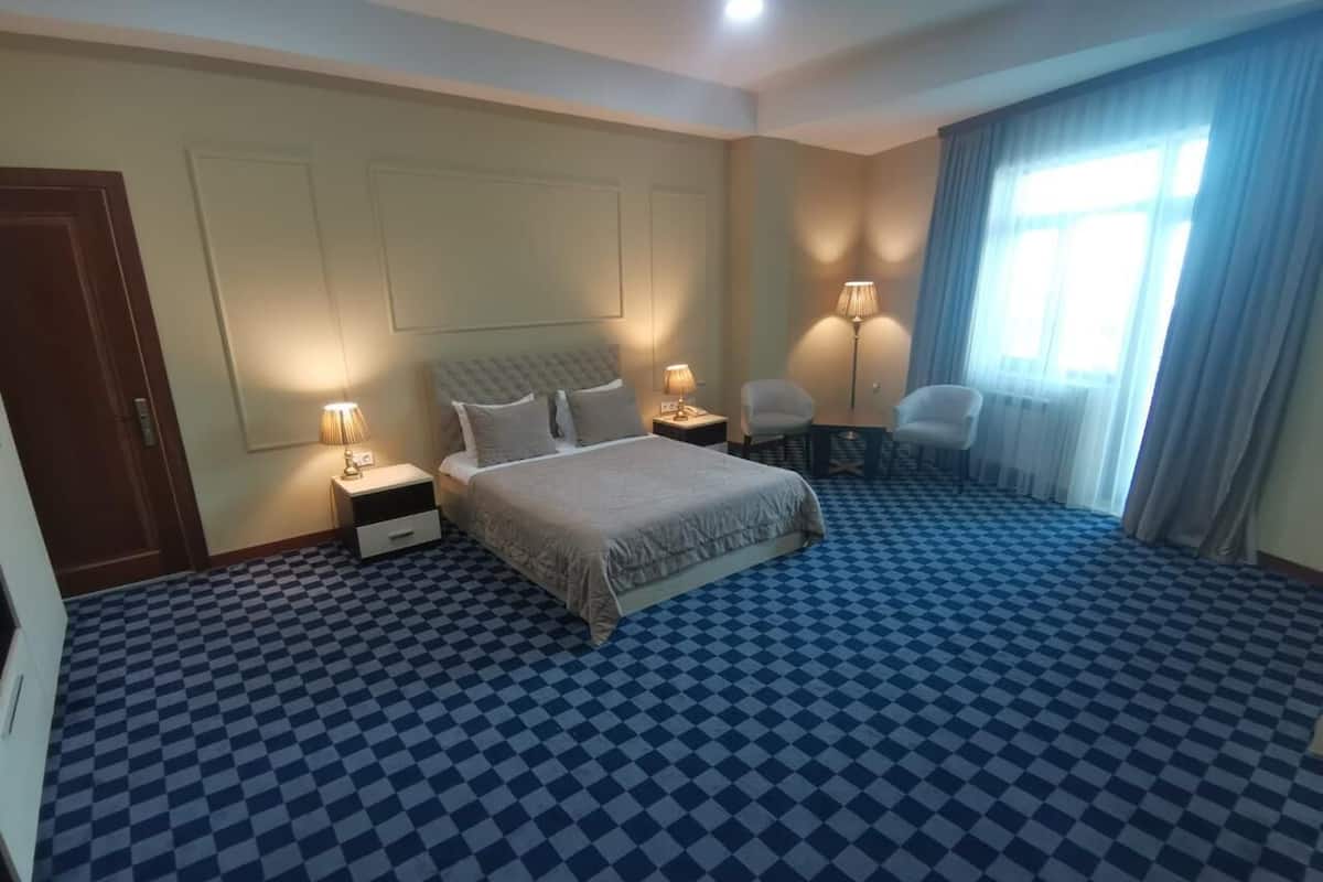 Executive Suite, 2 Bedrooms, Balcony, Sea View | Egyptian cotton sheets, premium bedding, pillowtop beds, desk