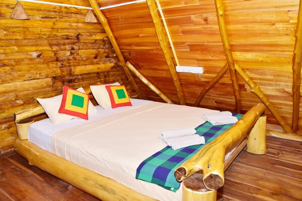 In-room safe, desk, soundproofing, free WiFi