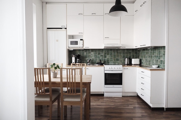 Studio – city | Eget kjøkken | Kjøleskap, mikrobølgeovn, kokeplater og oppvaskmaskin