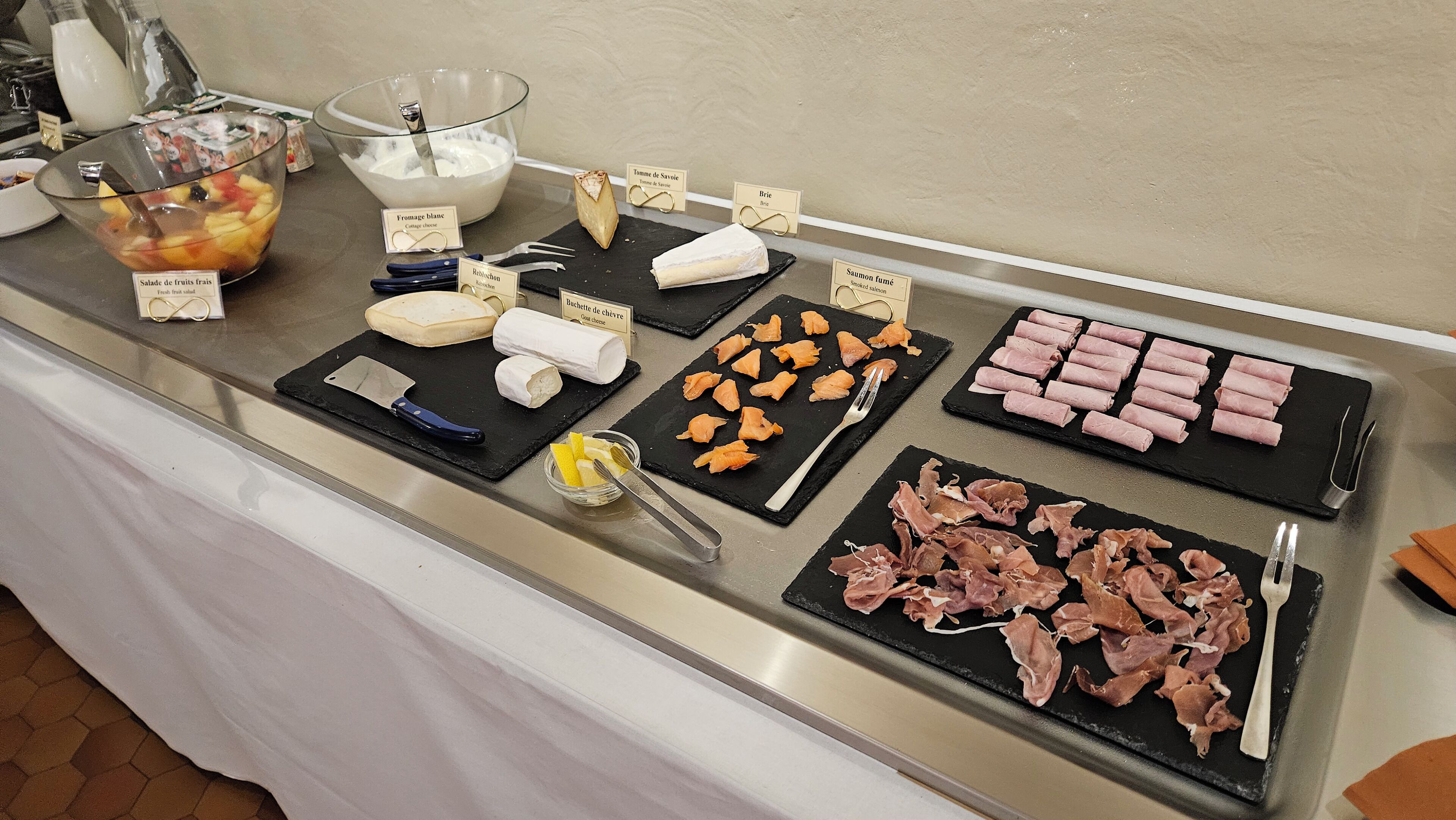 daily buffet breakfast (eur 15 per person)