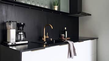Apartamento City, 1 habitación, vistas a la ciudad | Cocina privada | Frigorífico, placa de cocina, lavavajillas y cafetera o tetera