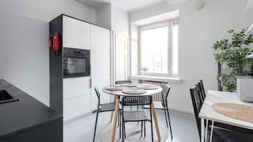Apartamento City, 1 habitación, vistas a la ciudad | 1 dormitorio, cortinas opacas, sistema de insonorización