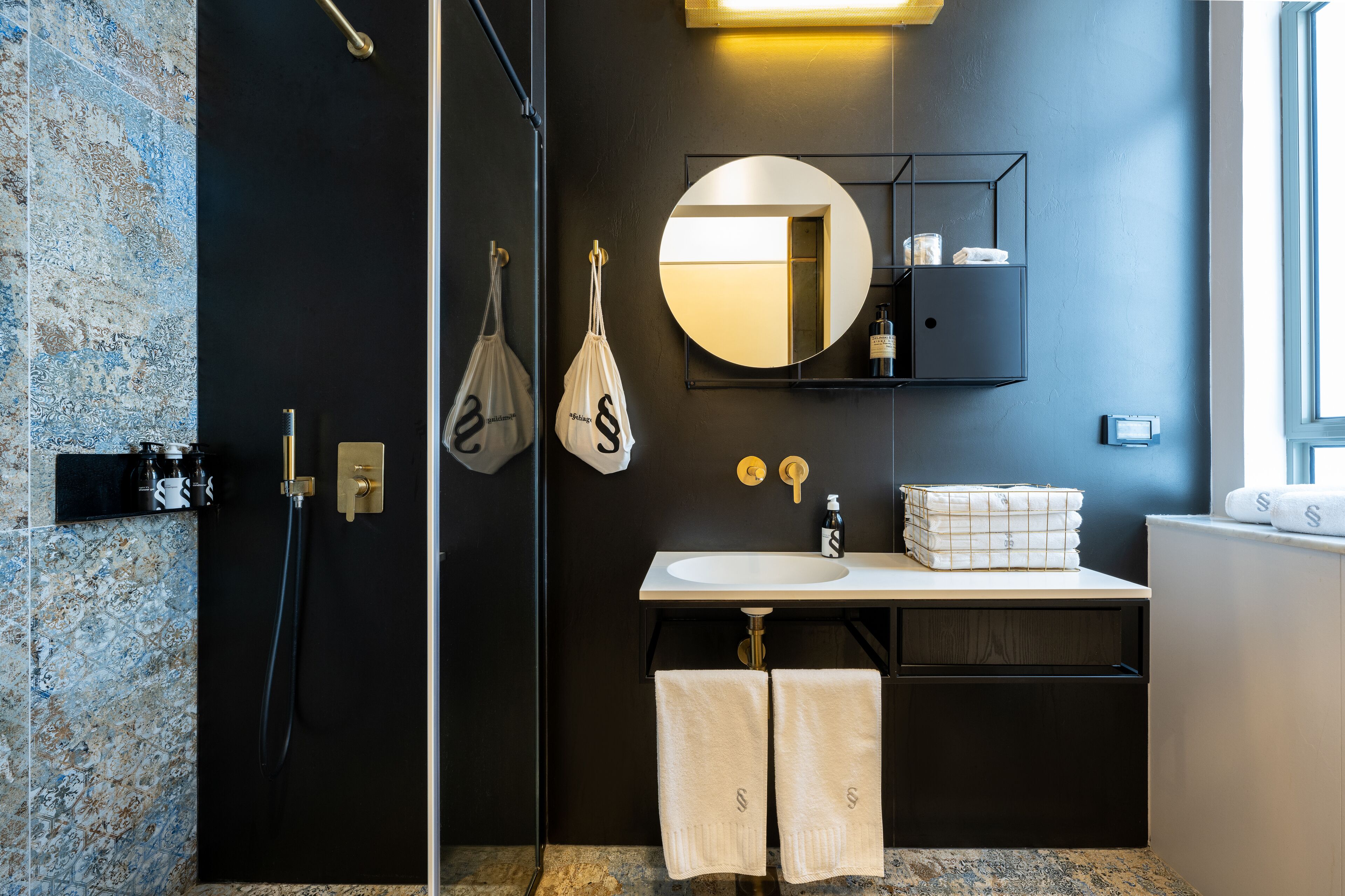 superior studio, balcony | bathroom | shower, free toiletries, hair dryer, towels