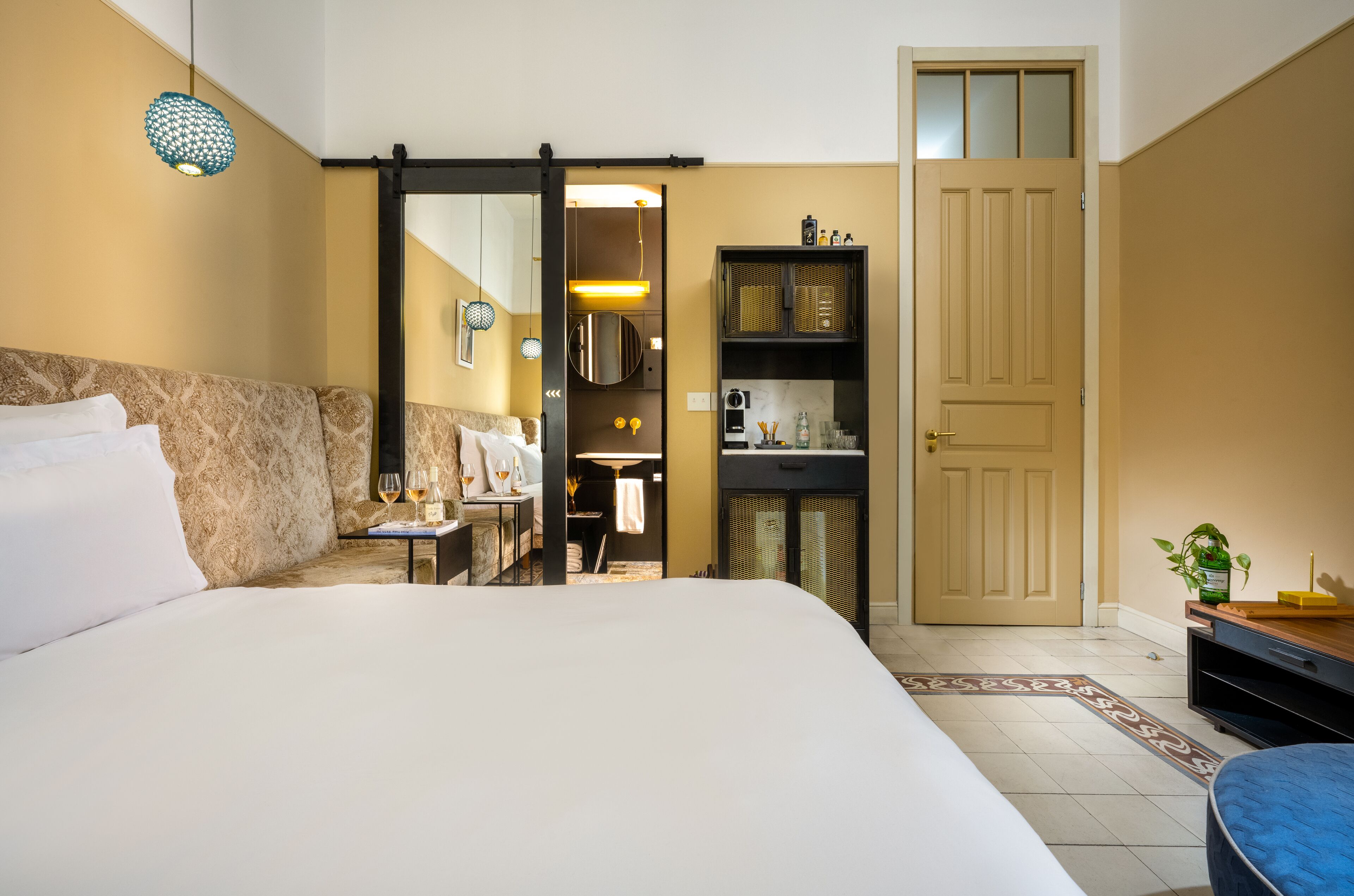 classic double room, balcony | premium bedding, minibar, individually decorated, individually furnished