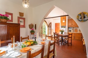 Villa, 3 chambres | Repas dans la chambre