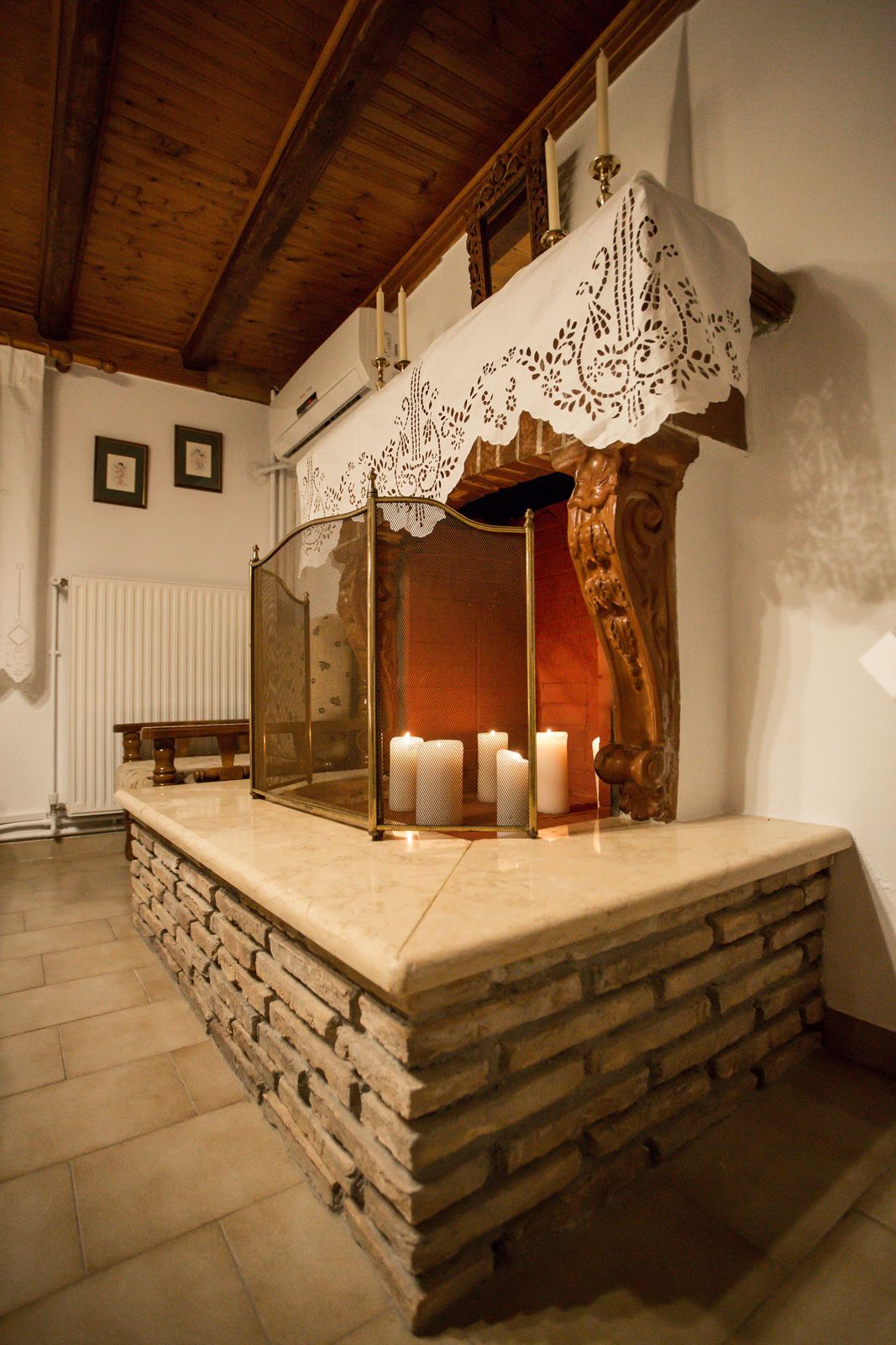 Chambre Confort, côté cour intérieure | Coin séjour