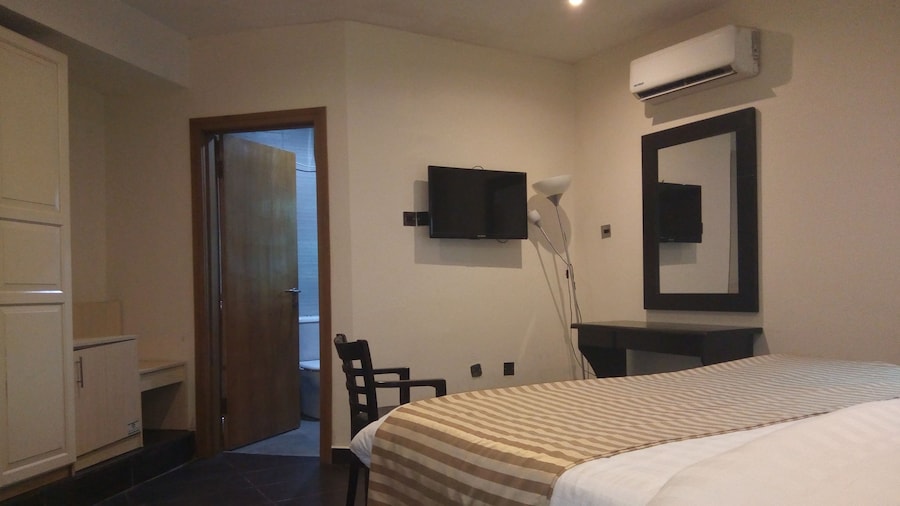 Eden Crest Hotel & Resort