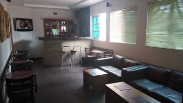 Café da manhã diário mediante uma taxa