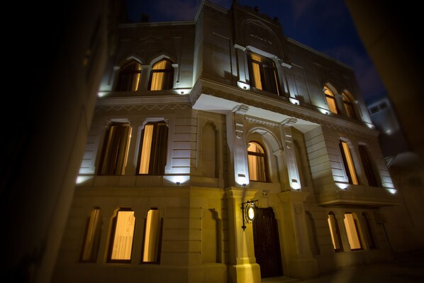 Front of property – evening/night - DaVinci Hotel (Baku)