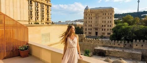 Chambre Double Supérieure, balcon | Draps en coton égyptien, literie de qualité supérieure, surmatelas