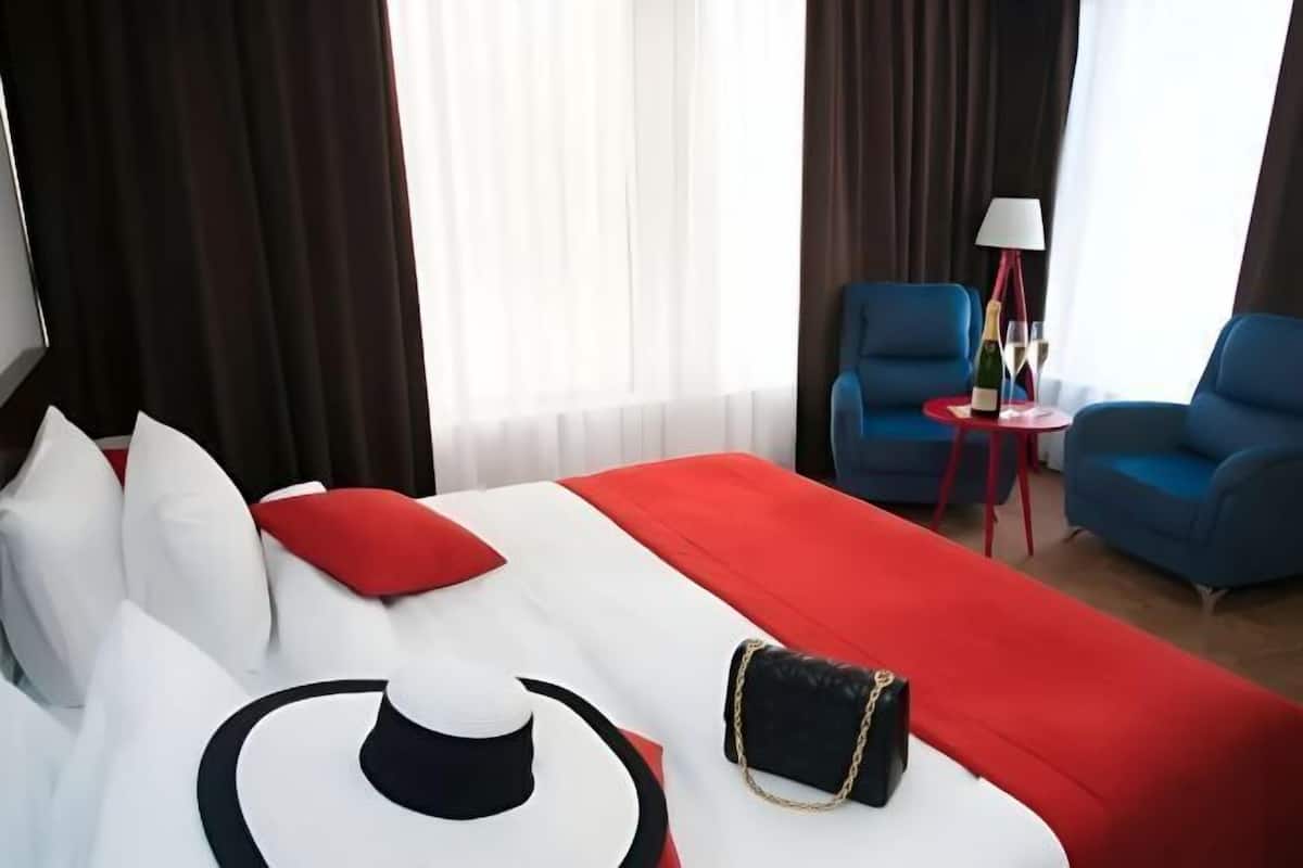 Egyptian cotton sheets, premium bedding, pillowtop beds, minibar