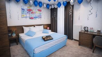 Egyptian cotton sheets, premium bedding, pillowtop beds, minibar