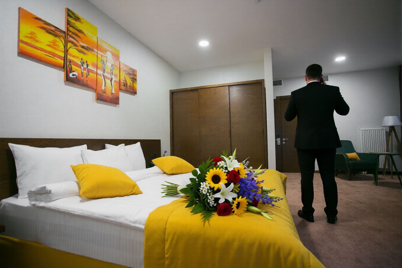 Egyptian cotton sheets, premium bedding, pillowtop beds, minibar