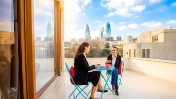 Egyptian cotton sheets, premium bedding, pillowtop beds, minibar