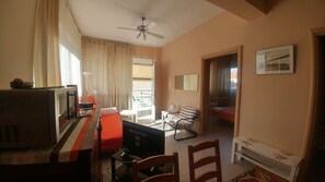 Familienapartment, 2 Schlafzimmer, eigenes Bad | Wohnbereich