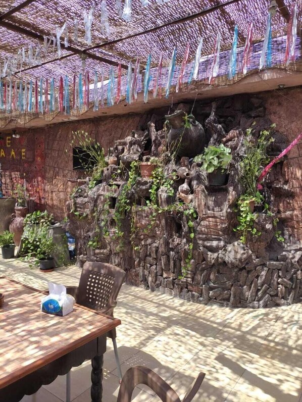 Flat-screen TV - New Palace Hotel (Cairo)