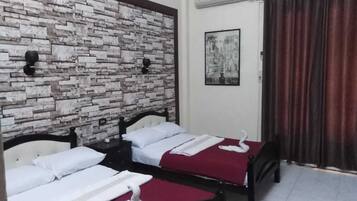 Habitación con 1 cama doble o 2 individuales | Escritorio y wifi gratis