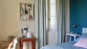 Tweepersoonskamer, 1 queensize bed, niet-roken | Luxe beddengoed, individueel gedecoreerd, individueel gemeubileerd