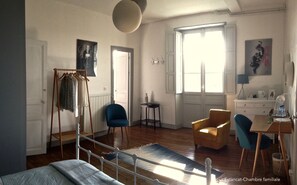 Perhehuone, useita sänkyjä, tupakointi kielletty | Ylelliset vuodevaatteet, yksilöllisesti sisustettu