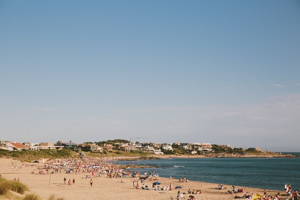 Una playa cerca