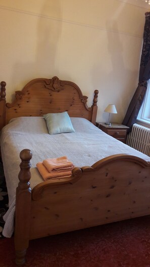 Chambre Double, salle de bains attenante | Vue de la chambre