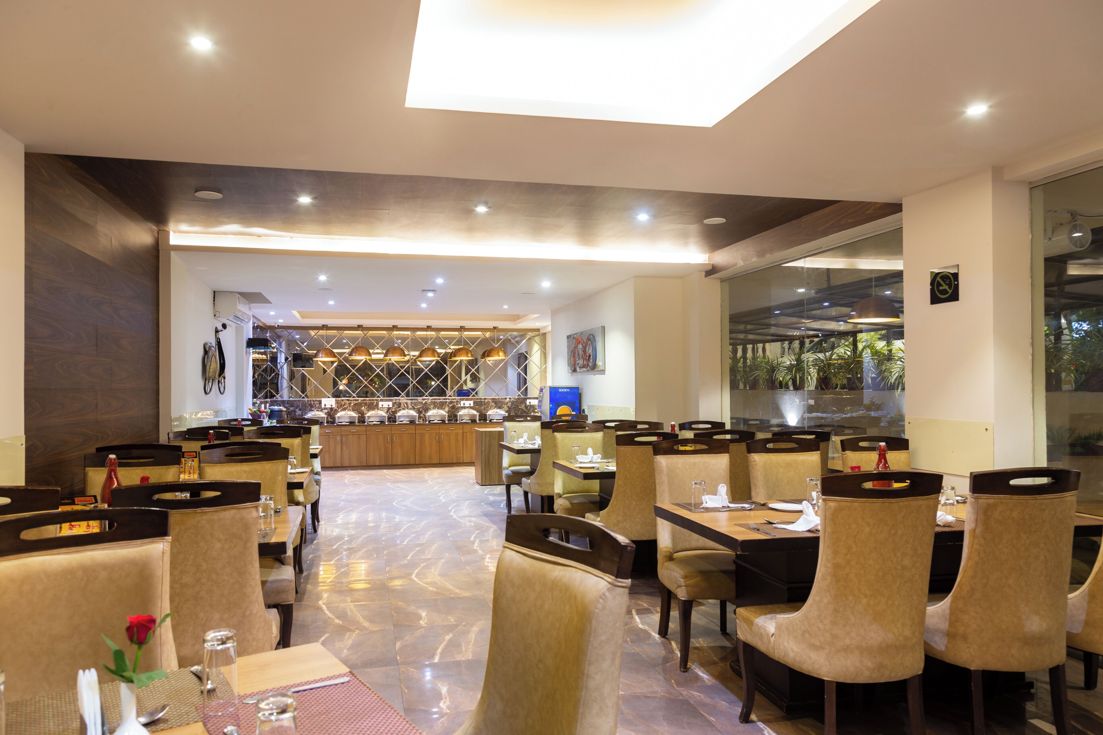 Bữa sáng buffet hàng ngày (350 INR/mỗi người) 