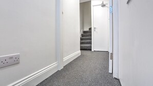 Interior - 2BR Home by Elephant & Castle, 4 Guests (London)