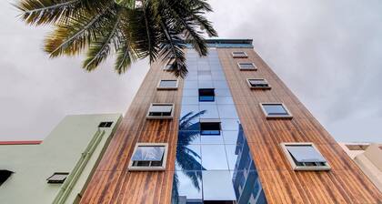 OYO 11916 Varcity Plaza