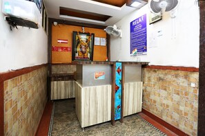 Reception - OYO 12682 Hotel Relax (Gwalior)