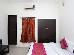 Chambre double ou avec lits jumeaux | Accès au Wi-Fi (inclus), literie fournie