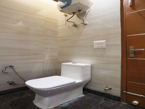 Đồ dùng nhà tắm miễn phí, khăn tắm 