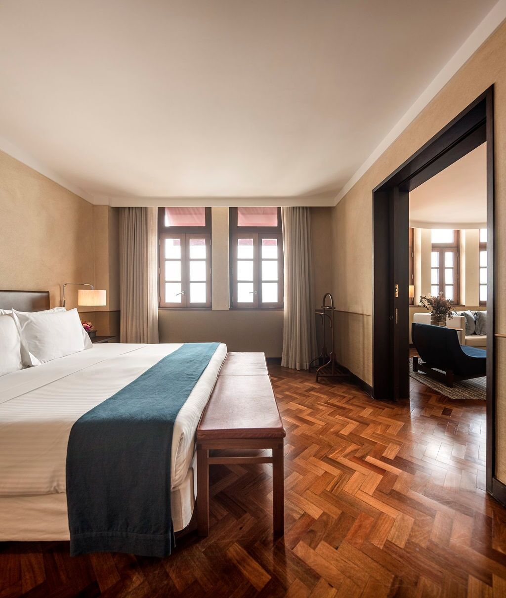 Suite Deluxe, frente al mar | Sábanas de algodón egipcio, ropa de cama hipoalergénica, minibar