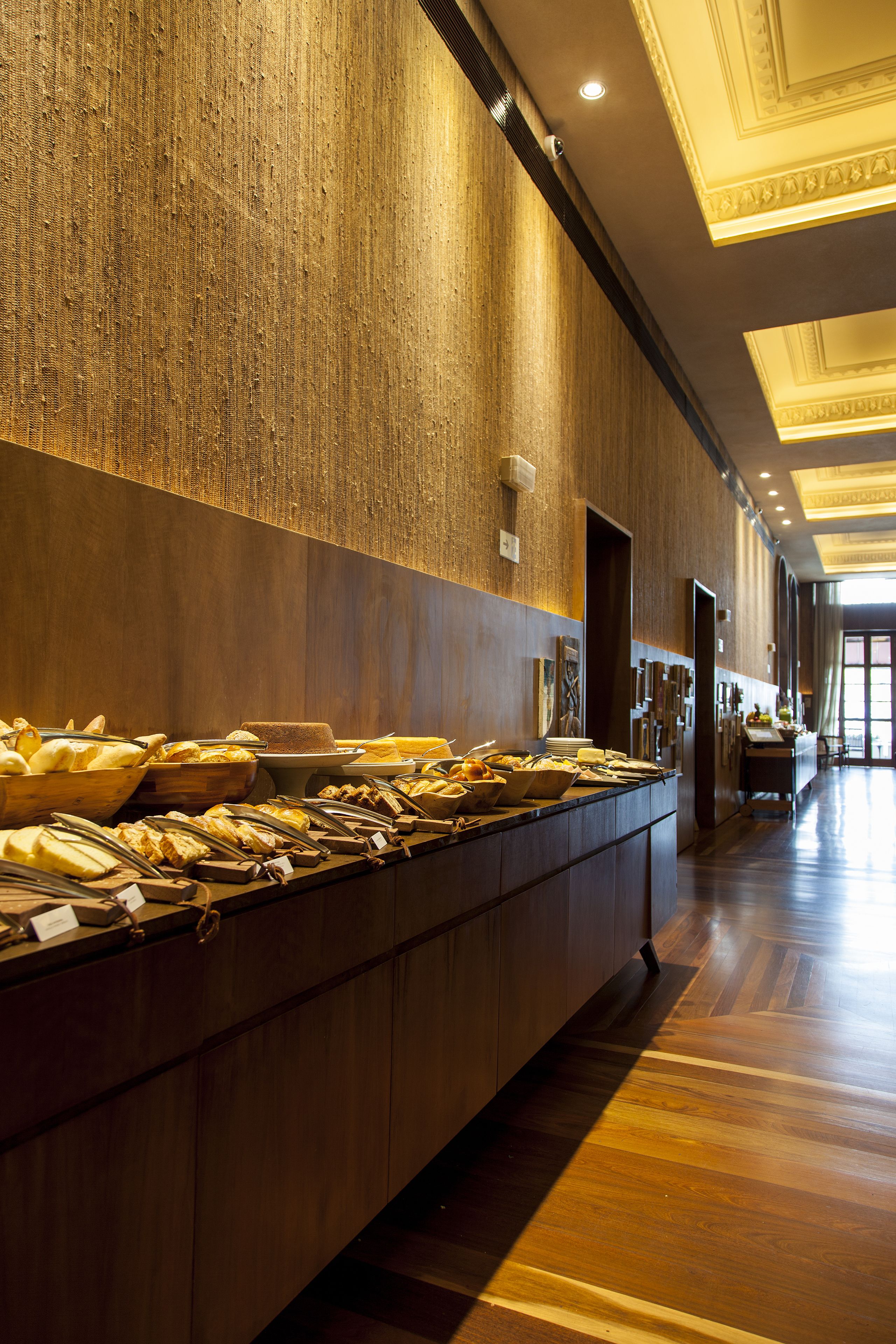 daily buffet breakfast (brl 178.25 per person)