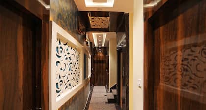 OYO 15617 Abi's Inn