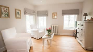 Kamar (Garden House) | Ruang keluarga | TV layar datar