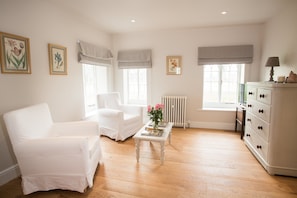 客房 (Garden House) | 客厅 | 平板电视