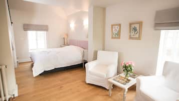 Kamar (Garden House) | Seprai katun Mesir, seprai premium, dan didekorasi berbeda-beda