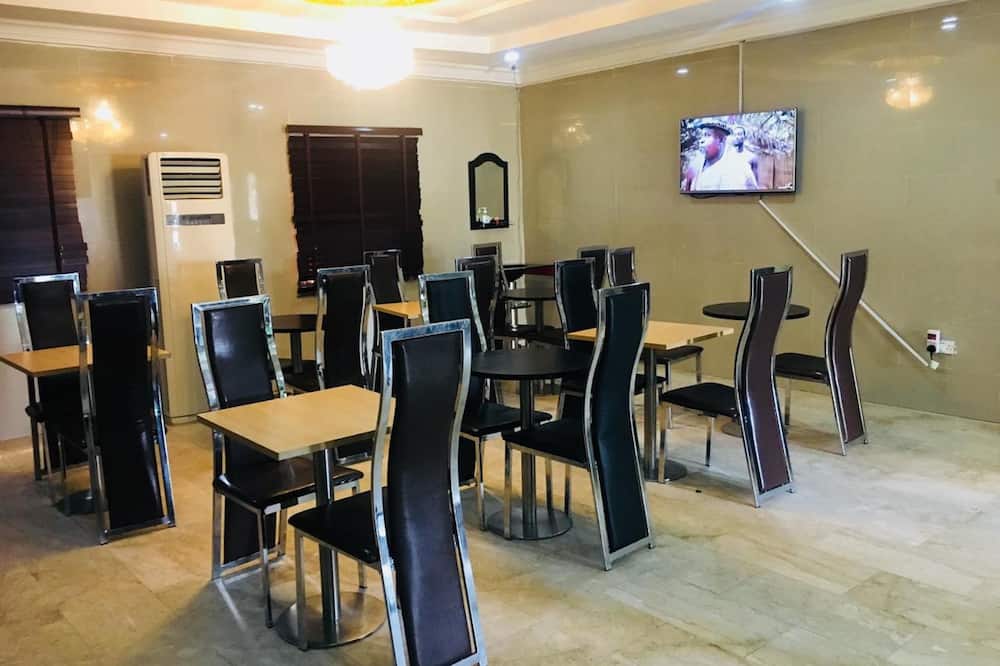 Feligold Royal Hotel Benin