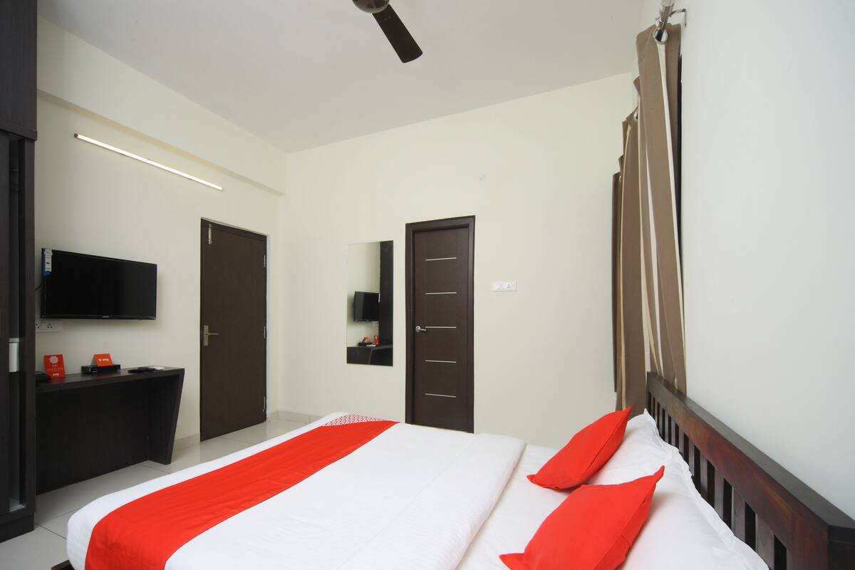 Deluxe Double or Twin Room, 1 King Bed | Free WiFi