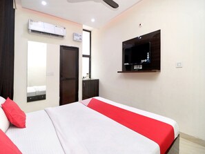 Double or Twin Room | Free WiFi - OYO 16975 Hotel Golden View (Chandigarh)