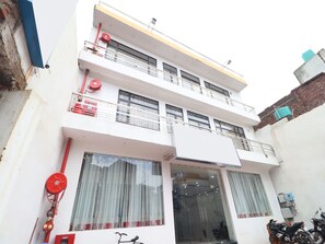 Front of property - OYO 16975 Hotel Golden View (Chandigarh)