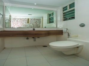Free toiletries, towels