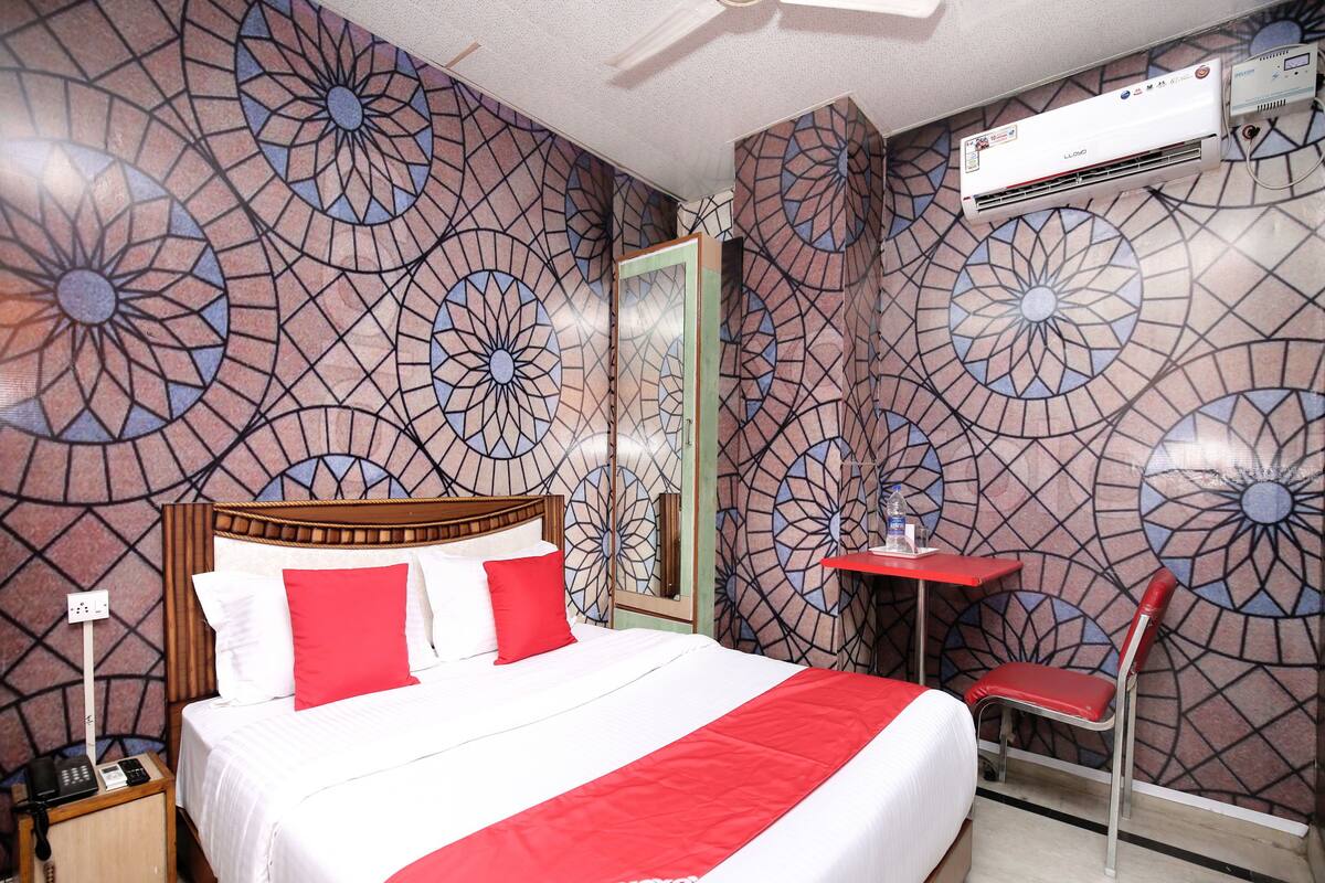 Double Room, 1 Queen Bed | Free WiFi