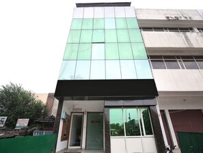 Front of property - OYO 16736 Hotel Hm Crystal (Mohali)