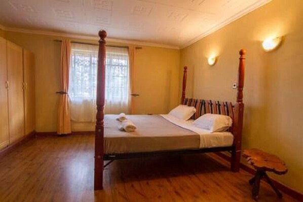 Deluxe Bungalow, Multiple Beds, Non Smoking, Garden View