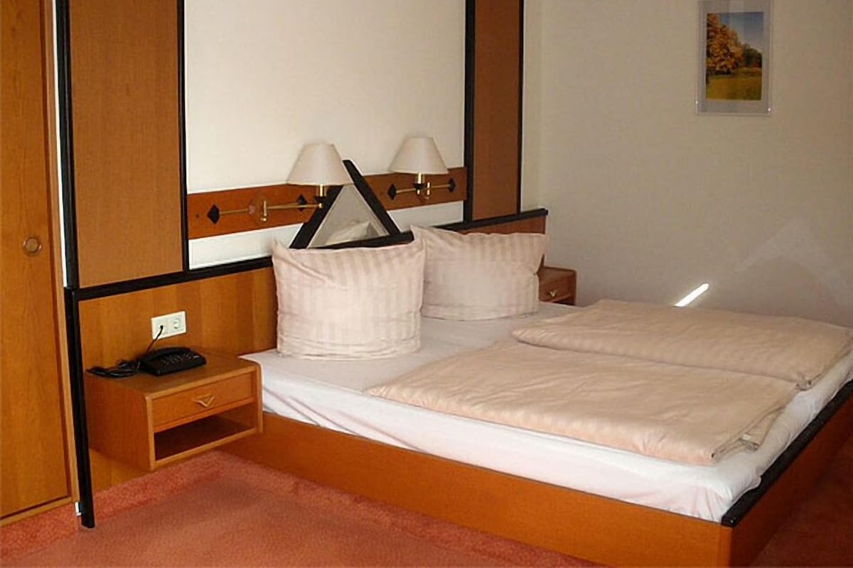 Minibar, desk, soundproofing, rollaway beds (surcharge)