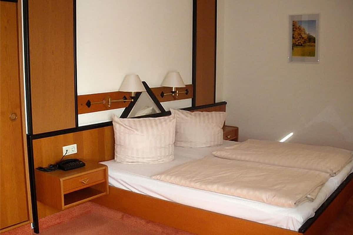 double room | minibar, desk, soundproofing, rollaway beds