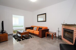 Villa, 3 Schlafzimmer | Wohnzimmer | Flachbildfernseher